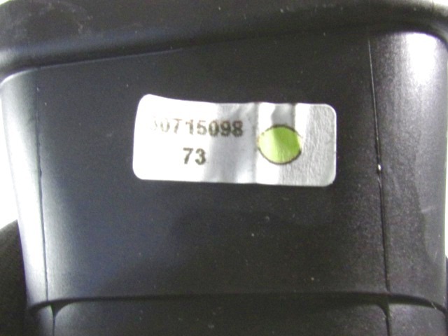 ODVOD ZRAKA OEM N. 30715098 ORIGINAL REZERVNI DEL VOLVO C30 533 (2006 - 2012)DIESEL LETNIK 2008