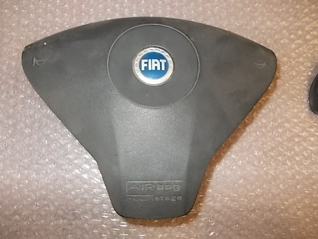 AIRBAG VOLAN OEM N.  ORIGINAL REZERVNI DEL FIAT STILO 192 BER/SW (2001 - 2004) BENZINA LETNIK 2002