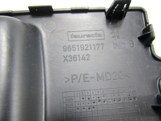 SREDINSKA KONZOLA  OEM N. 9651921177 ORIGINAL REZERVNI DEL PEUGEOT 207 / 207 CC WA WC WD WK (2006 - 05/2009) BENZINA LETNIK 2007