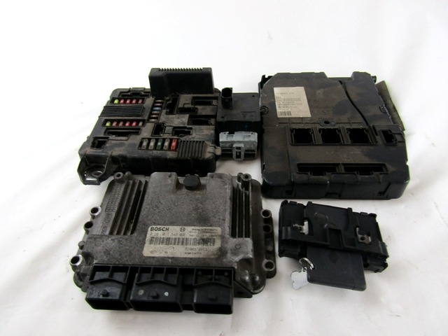 KOMPLET ODKLEPANJE IN VZIG  OEM N. 17734 KIT ACCENSIONE AVVIAMENTO ORIGINAL REZERVNI DEL RENAULT MEGANE MK2 BM0/1 CM0/1 EM0/1 KM0/1 LM0/1 BER/GRANDTOUR  (10/2002 - 02/2006) DIESEL LETNIK 2004