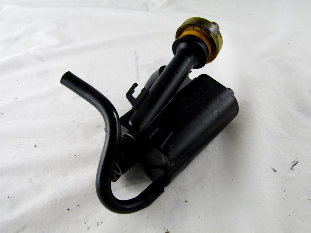 LOVILNIK OLJA OEM N. 8200140763 ORIGINAL REZERVNI DEL RENAULT MEGANE MK2 BM0/1 CM0/1 EM0/1 KM0/1 LM0/1 BER/GRANDTOUR  (10/2002 - 02/2006) DIESEL LETNIK 2004