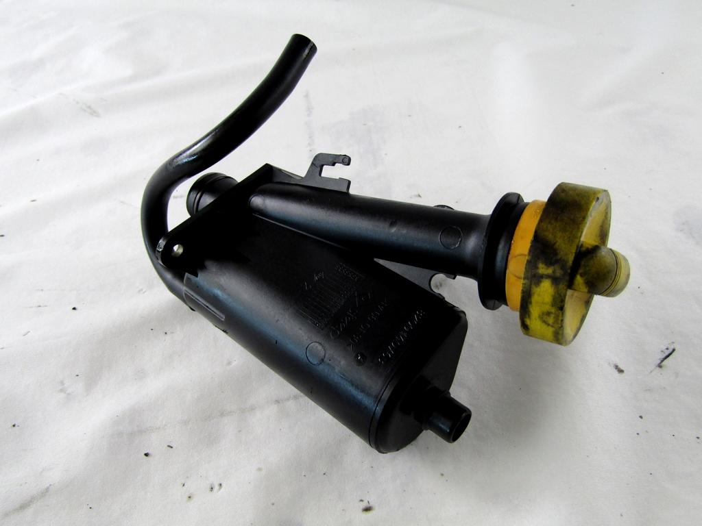 LOVILNIK OLJA OEM N. 8200140763 ORIGINAL REZERVNI DEL RENAULT MEGANE MK2 BM0/1 CM0/1 EM0/1 KM0/1 LM0/1 BER/GRANDTOUR  (10/2002 - 02/2006) DIESEL LETNIK 2004