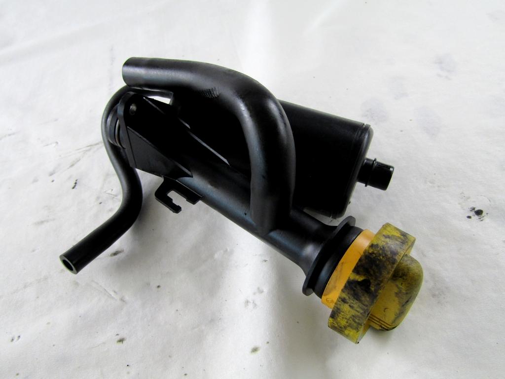 LOVILNIK OLJA OEM N. 8200140763 ORIGINAL REZERVNI DEL RENAULT MEGANE MK2 BM0/1 CM0/1 EM0/1 KM0/1 LM0/1 BER/GRANDTOUR  (10/2002 - 02/2006) DIESEL LETNIK 2004