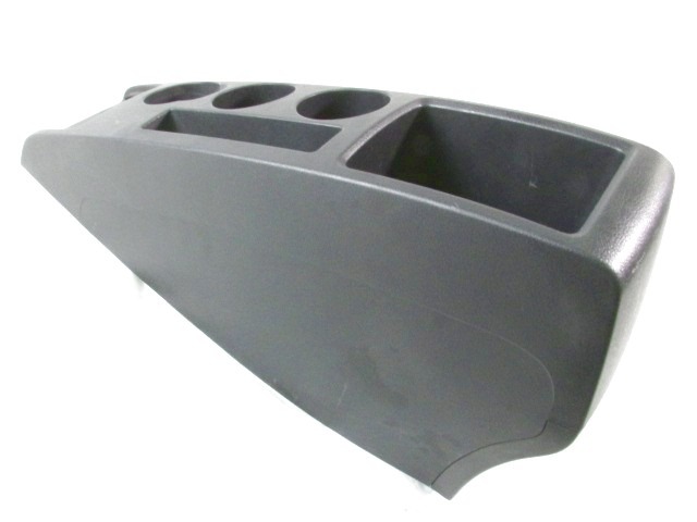 PLASTIKA MED SEDEZI BREZ NASLONJALA ROK OEM N. 58911-0F010 ORIGINAL REZERVNI DEL TOYOTA COROLLA VERSO ZER ZZE12 R1 (2004 - 2009) DIESEL LETNIK 2006