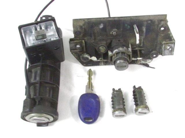 KLJUCAVNICA VZIGA/KLJUC ZA VZIG OEM N. 12042 KIT BLOCCO ACCENSIONE E SERRATURE ORIGINAL REZERVNI DEL FIAT MAREA 185 R BER/SW (03/1999 - 2003) DIESEL LETNIK 2000