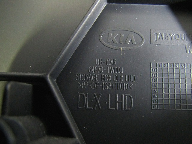 SREDINSKA KONZOLA OEM N. 846601W000HU ORIGINAL REZERVNI DEL KIA RIO UB MK3 (2011 - 2017)BENZINA LETNIK 2011