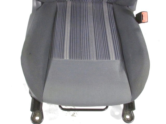 SPREDNJI DESNI SEDE? BLAGO OEM N. SEADTFDFIESTACB1MK6BR5P ORIGINAL REZERVNI DEL FORD FIESTA CB1 CNN MK6 (09/2008 - 11/2012) BENZINA LETNIK 2010