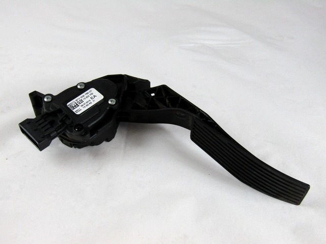 PEDALI OEM N. 13252702 ORIGINAL REZERVNI DEL OPEL ASTRA J P10 5P/3P/SW (2010 - 2015) DIESEL LETNIK 2013