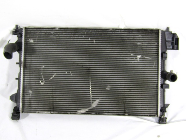 RADIATOR VODE OEM N. 13196477 ORIGINAL REZERVNI DEL FIAT CROMA 194 MK2 R (11-2007 - 2010) DIESEL LETNIK 2009