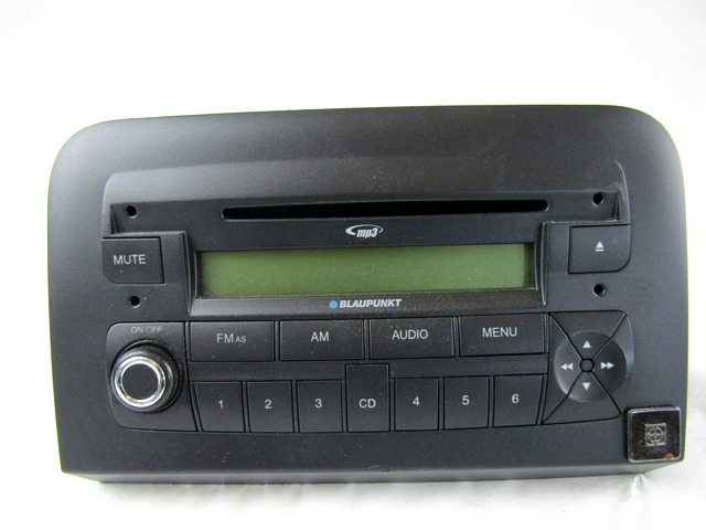 RADIO CD / OJACEVALNIK / IMETNIK HIFI OEM N. 7354323330 ORIGINAL REZERVNI DEL FIAT CROMA 194 MK2 R (11-2007 - 2010) DIESEL LETNIK 2009