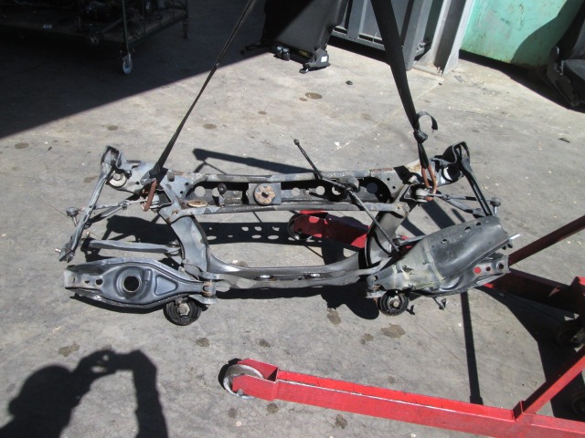 ZADNJI MOST Z ROKAMI OEM N. 1243507508 ORIGINAL REZERVNI DEL MERCEDES CLASSE E W210 S210 BER/SW (1995 - 1999) BENZINA LETNIK 1996