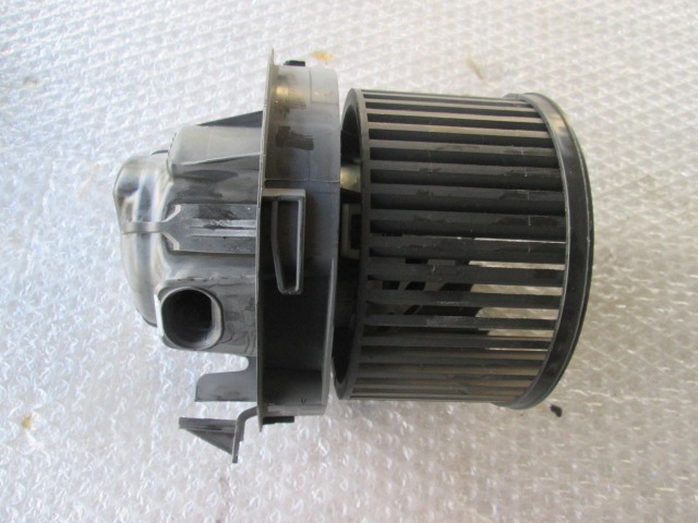 VENTILATOR  KABINE  OEM N. 331819000000 ORIGINAL REZERVNI DEL PEUGEOT 207 / 207 CC WA WC WD WK (2006 - 05/2009) BENZINA LETNIK 2006