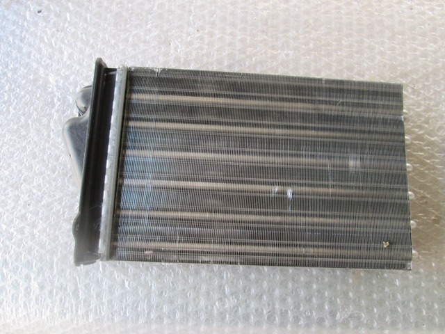 GRELEC RADIATORJA OEM N. B6689856 ORIGINAL REZERVNI DEL PEUGEOT 207 / 207 CC WA WC WD WK (2006 - 05/2009) BENZINA LETNIK 2006