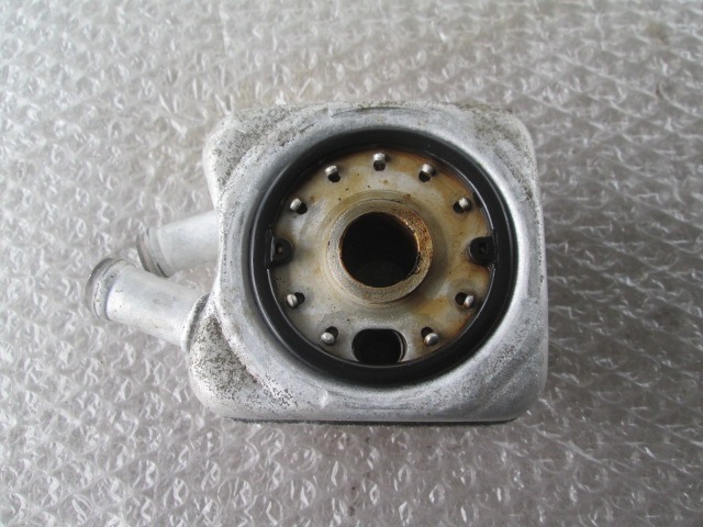 TOPLOTNI IZMENJEVALNIK/FILTER OLJA  OEM N. 028117021L ORIGINAL REZERVNI DEL VOLKSWAGEN NEW BEETLE 9C1 1C1 1Y7 (1999 - 2006) BENZINA LETNIK 2000