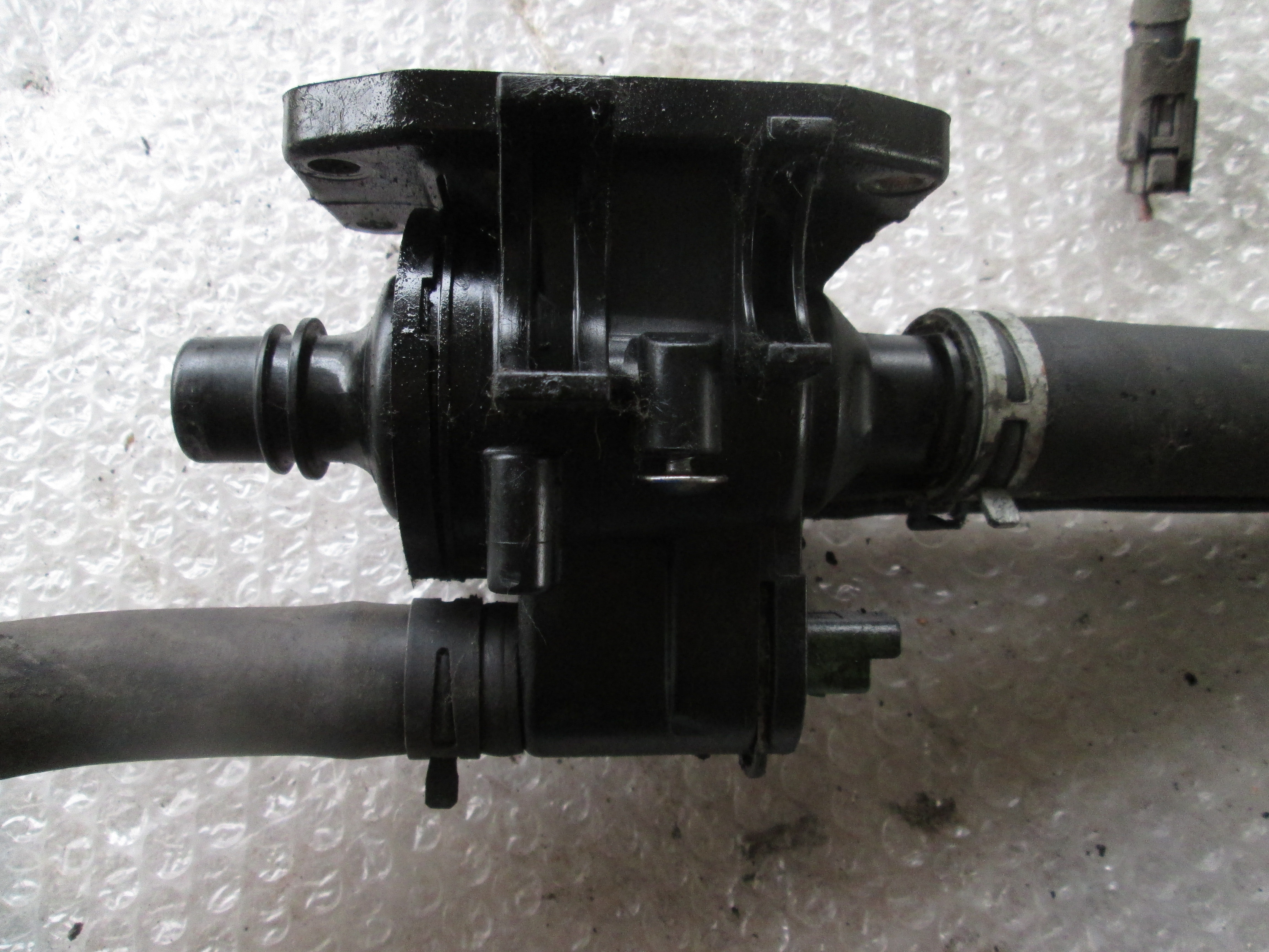 TERMOSTATSKI VENTIL OEM N. 3S4393880 ORIGINAL REZERVNI DEL FORD FIESTA JH JD MK5 R (2005 - 2008) DIESEL LETNIK 2006