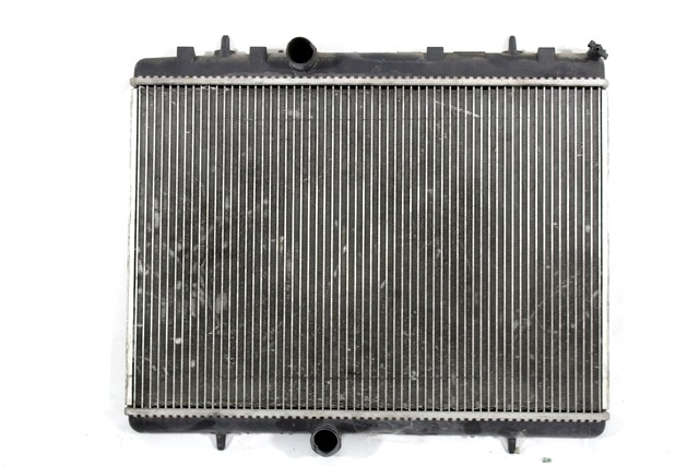 RADIATOR VODE OEM N. 9657576580 ORIGINAL REZERVNI DEL PEUGEOT 308 4A 4B 4C 4E 4H MK1 BER/SW/CC (2007 - 2013) BENZINA LETNIK 2008