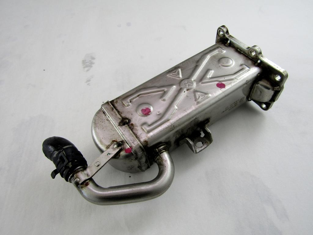 EGR VENTIL/IZMENJALNIK OEM N. 03L131512BJ ORIGINAL REZERVNI DEL SEAT LEON 1P1 MK2 (2005 - 2012) DIESEL LETNIK 2011