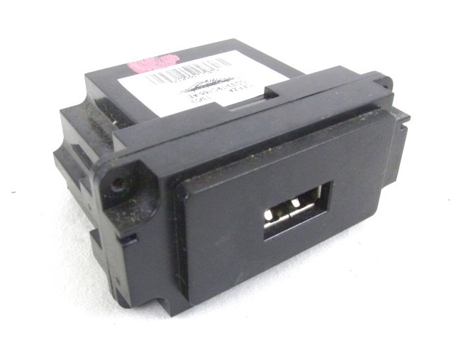 USB / AUX OEM N. CD33-19C166-AE ORIGINAL REZERVNI DEL ASTON MARTIN VANQUISH AM310 (2012 - 2014)BENZINA LETNIK 2013