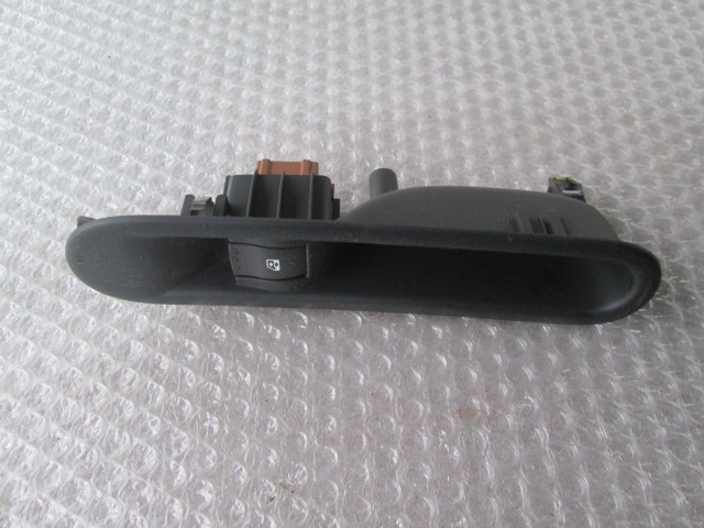 ZADNJE STIKALO OEM N.  ORIGINAL REZERVNI DEL RENAULT ESPACE / GRAND ESPACE JK0/1 MK4 R (2006 - 2010) DIESEL LETNIK 2008