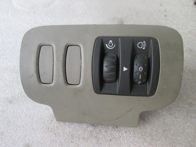 GLAVNO STIKALO LUCI OEM N. 8200140985GC ORIGINAL REZERVNI DEL RENAULT SCENIC/GRAND SCENIC JM0/1 MK2 (2003 - 2009) DIESEL LETNIK 2004