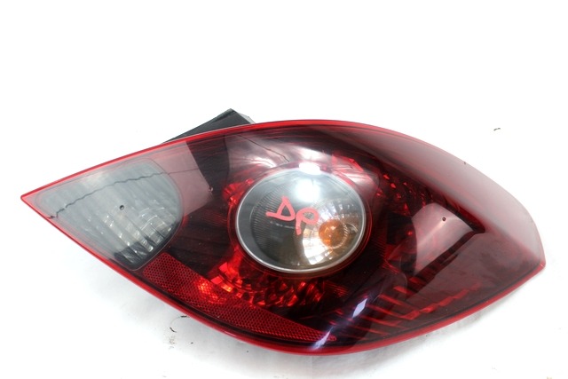 ZADNJI DESNI ZAROMETI OEM N. 13242812 ORIGINAL REZERVNI DEL OPEL CORSA D R S07 (02/2011 - 2014) DIESEL LETNIK 2011