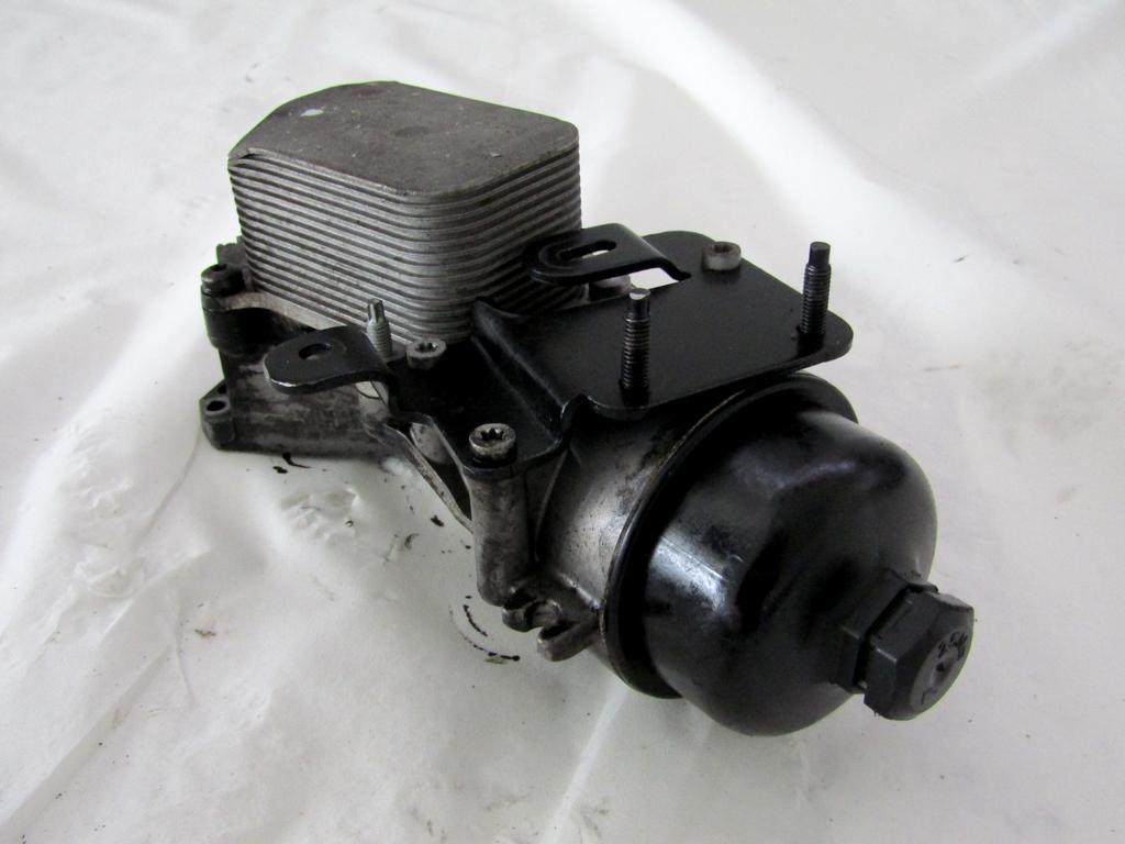 TOPLOTNI IZMENJEVALNIK/FILTER OLJA  OEM N. 9687911280 ORIGINAL REZERVNI DEL FORD FIESTA CB1 CNN MK6 (09/2008 - 11/2012) DIESEL LETNIK 2010