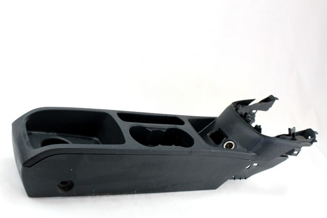 PLASTIKA MED SEDEZI BREZ NASLONJALA ROK OEM N. 1770737 ORIGINAL REZERVNI DEL FORD FIESTA CB1 CNN MK6 (09/2008 - 11/2012) DIESEL LETNIK 2010