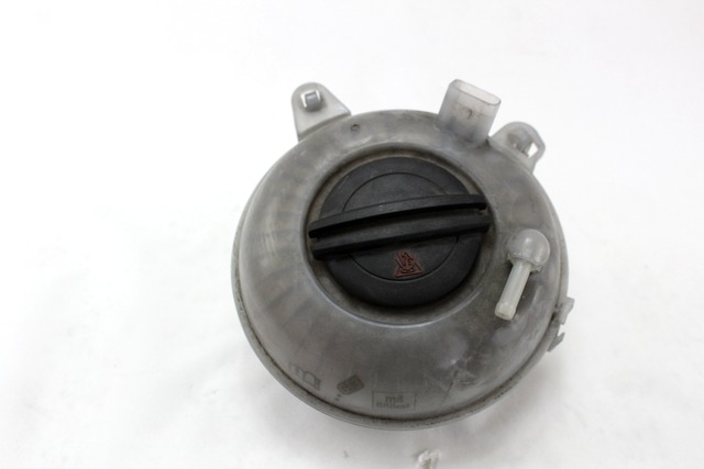 HLADILNA VODA ZA RADIJATORJE OEM N. 5Q0121407G ORIGINAL REZERVNI DEL VOLKSWAGEN PASSAT B8 3G5 CB5 BER/SW/ALLTRACK (DAL 2015)DIESEL LETNIK 2015