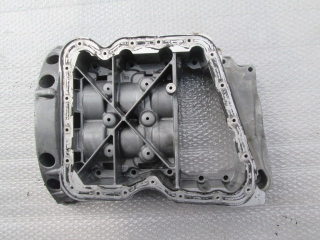 POSODA ZA OLJE/KARTER OLJA OEM N. 8201030957 ORIGINAL REZERVNI DEL RENAULT ESPACE / GRAND ESPACE JK0/1 MK4 R (2006 - 2010) DIESEL LETNIK 2008