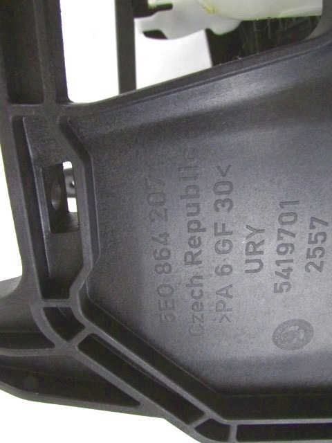 SREDINSKA KONZOLA OEM N. 5E0864207 ORIGINAL REZERVNI DEL SKODA OCTAVIA MK3 5E3 NL3 NR3 (2012 - 2017)DIESEL LETNIK 2014