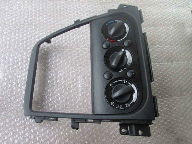 NADZOR KLIMATSKE NAPRAVE OEM N. 7440079J030AYF ORIGINAL REZERVNI DEL SUZUKI SX4 EY GY (2006 - 2010) DIESEL LETNIK 2007