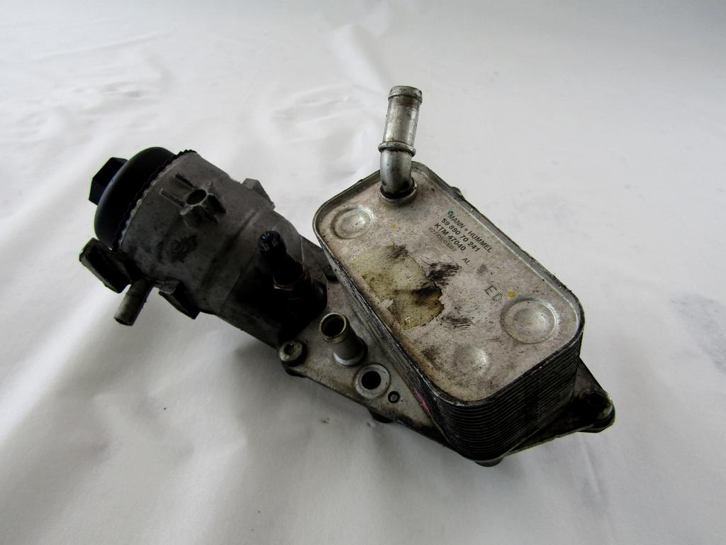 TOPLOTNI IZMENJEVALNIK/FILTER OLJA  OEM N. 5989070241 ORIGINAL REZERVNI DEL SAAB 9-3 YS3D MK2 BER/SW/CABRIO (2003 - 2006) DIESEL LETNIK 2007