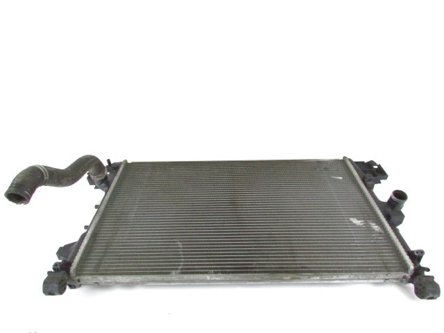 RADIATOR VODE OEM N. 13196477 ORIGINAL REZERVNI DEL SAAB 9-3 YS3F MK2 BER/SW/CABRIO (2003 - 2006) DIESEL LETNIK 2007