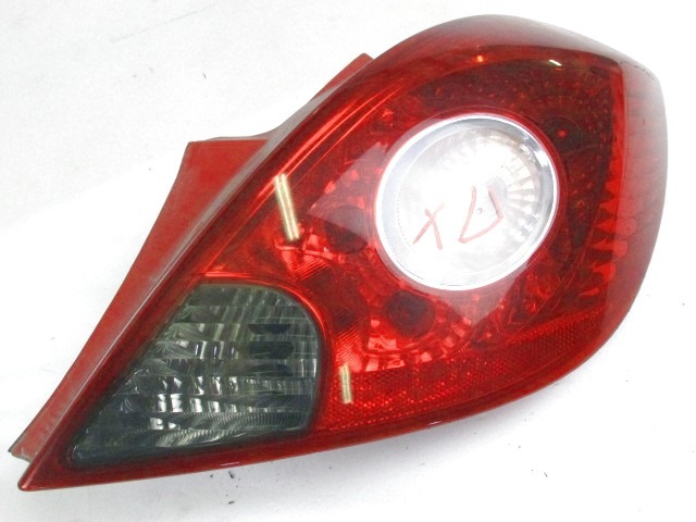 ZADNJI DESNI ZAROMETI OEM N. 13186351 ORIGINAL REZERVNI DEL OPEL CORSA D R S07 (02/2011 - 2014) BENZINA/GPL LETNIK 2012