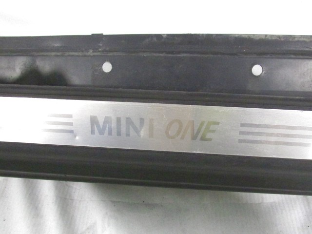 OKRASNA LETEV PRAGA  OEM N. 7147916 ORIGINAL REZERVNI DEL MINI ONE / COOPER BERLINA CABRIO R56 R57 (2007 - 2013) BENZINA LETNIK 2007