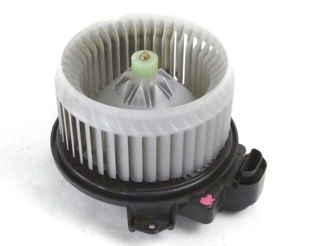 VENTILATOR  KABINE  OEM N. 156088542 ORIGINAL REZERVNI DEL TOYOTA YARIS P9 MK2 R (2009 - 2011)BENZINA LETNIK 2010
