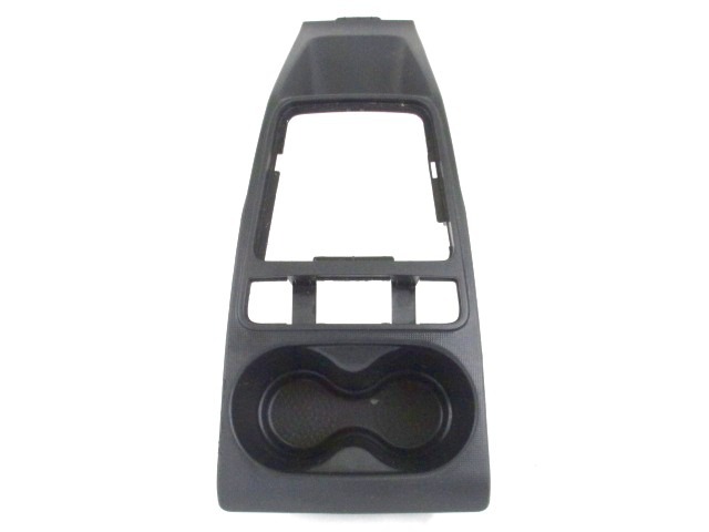 SREDINSKA KONZOLA  OEM N. 6J0858331 ORIGINAL REZERVNI DEL SEAT IBIZA 6J5 6P1 MK4 BER/SW (2008 - 2012)BENZINA LETNIK 2012