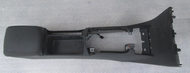 NASLON ZA ROKE/SREDINSKA KONZOLA OEM N. 39850273 ORIGINAL REZERVNI DEL VOLVO C30 533 (2006 - 2012)DIESEL LETNIK 2008