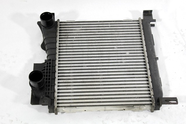 HLADILNIK INTERCOOLER OEM N. 05142489AA ORIGINAL REZERVNI DEL CHRYSLER VOYAGER/GRAN VOYAGER RG RS MK4 (2001 - 2007) DIESEL LETNIK 2007