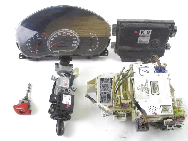 KOMPLET ODKLEPANJE IN VZIG  OEM N. 33920-62J02 ORIGINAL REZERVNI DEL SUZUKI SWIFT MZ EZ MK3 (2004 - 2010) BENZINA LETNIK 2006