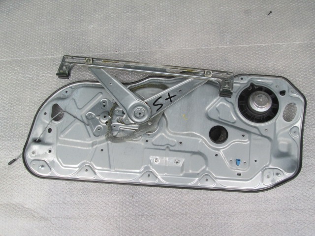 MEHANIZEM VETROBRANSKEGA STEKLA PREDNJIH VRAT OEM N. 30784509 ORIGINAL REZERVNI DEL VOLVO C30 533 (2006 - 2012)DIESEL LETNIK 2008