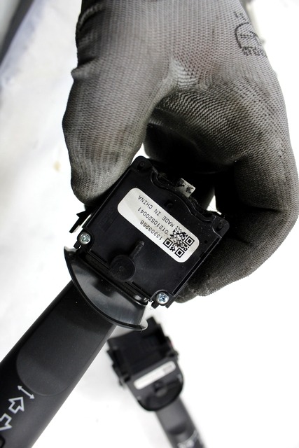 KOMPLET ODKLEPANJE IN VZIG  OEM N. 55576906 ORIGINAL REZERVNI DEL OPEL INSIGNIA A G09 (2008 - 2017)DIESEL LETNIK 2010