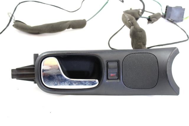 NOTRANJA KLJUKA  OEM N. 8D1837019 ORIGINAL REZERVNI DEL AUDI A4 B5 BER/SW (1994 - 12/2000) DIESEL LETNIK 2000