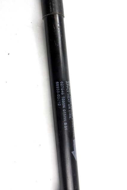 AMORTIZERJI PRTLJAZNIH VRAT  OEM N. 68960-0D012 ORIGINAL REZERVNI DEL TOYOTA YARIS P9 MK2 R (2009 - 2011)BENZINA LETNIK 2011