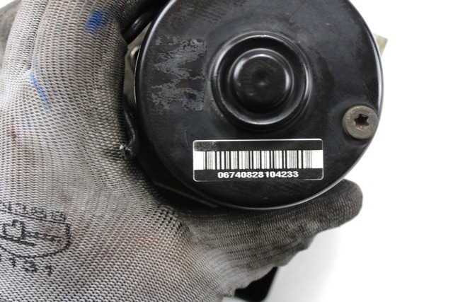 ABS AGREGAT S PUMPO OEM N. 2S61-2M110-CE ORIGINAL REZERVNI DEL FORD FUSION JU (2002 - 02/2006) DIESEL LETNIK 2004