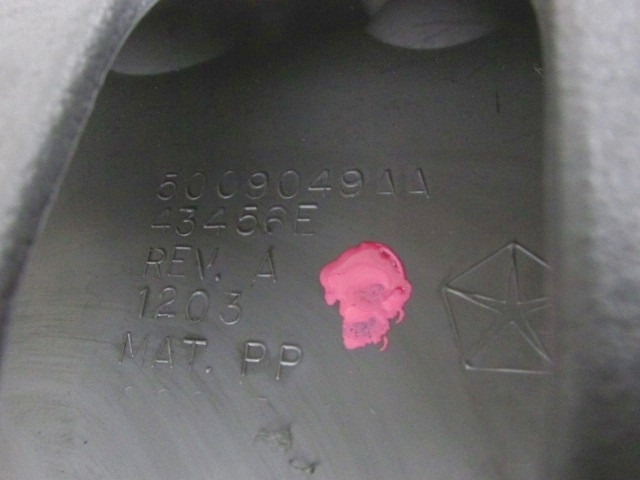 ZADNJI PRIKLJUCEK TUNELA  OEM N. 5009049AA ORIGINAL REZERVNI DEL CHRYSLER VOYAGER/GRAN VOYAGER RG RS MK4 (2001 - 2007) DIESEL LETNIK 2006