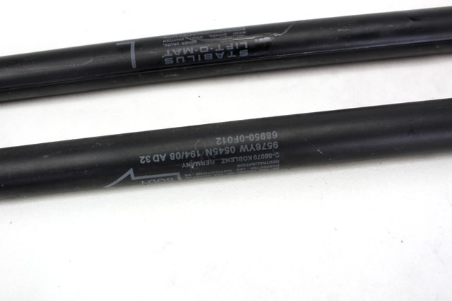AMORTIZERJI PRTLJAZNIH VRAT  OEM N. 19245 PISTONCINI / ASTA COFANO POSTERIORE ORIGINAL REZERVNI DEL TOYOTA COROLLA VERSO ZER ZZE12 R1 (2004 - 2009) DIESEL LETNIK 2009