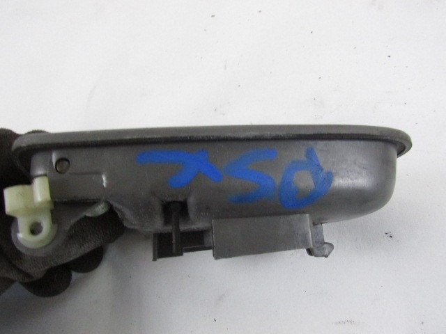 NOTRANJA KLJUKA  OEM N. 83610-FD000 ORIGINAL REZERVNI DEL KIA RIO MK1 DC (2000 - 2005)BENZINA LETNIK 2003