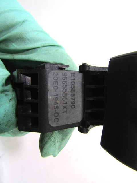 MULTIFUNKCIJSKI VOLAN OEM N. 96655861XT ORIGINAL REZERVNI DEL CITROEN DS3 (2009 - 2014) BENZINA LETNIK 2010