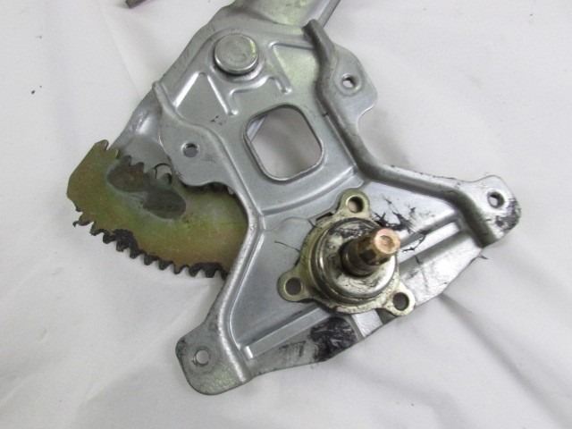 ROCNI SISTEM ZA DVIGOVANJE ZADNJEGA STEKLA  OEM N. 96562769 ORIGINAL REZERVNI DEL DAEWOO MATIZ KLYA (1998 - 2004) BENZINA LETNIK 2003